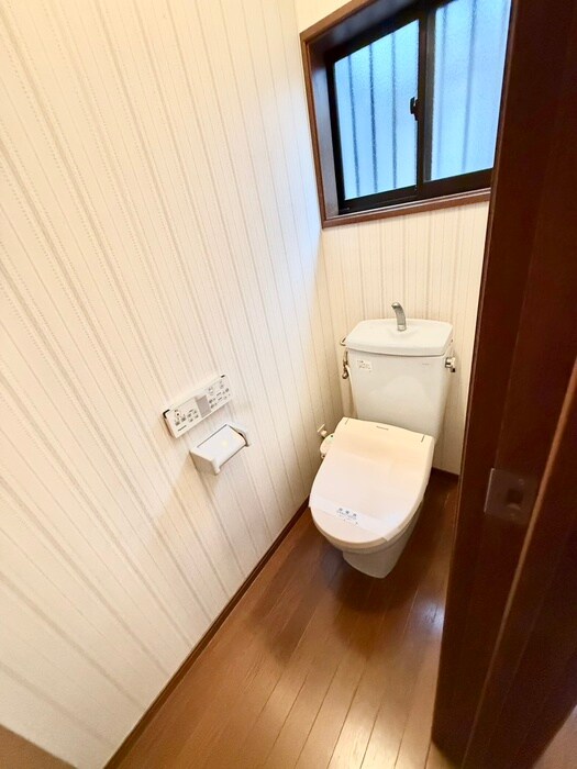 物件内観写真8　(トイレ)