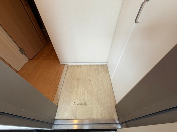 物件内観写真17　(玄関)