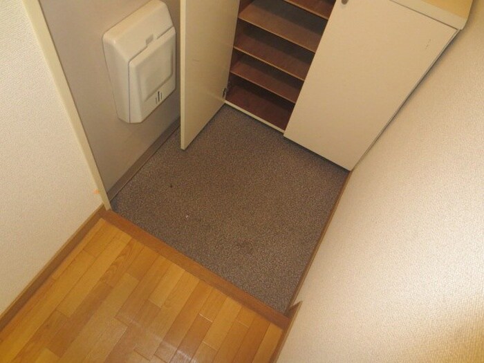 物件内観写真16　(玄関)