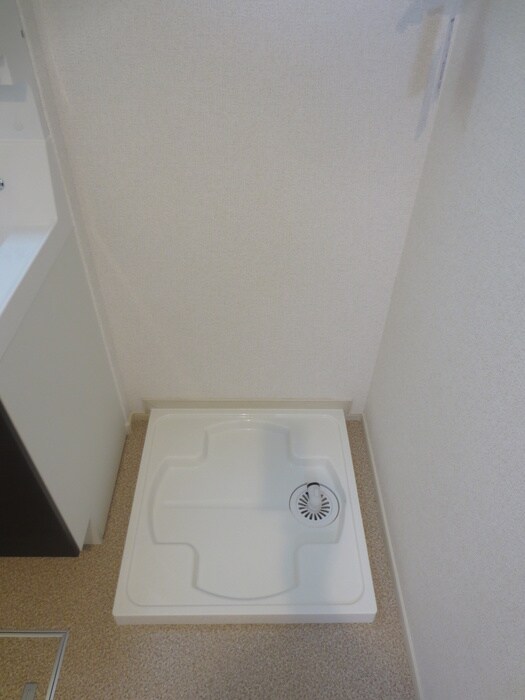 物件内観写真12　(洗濯機置場)