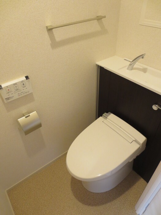 物件内観写真13　(トイレ)