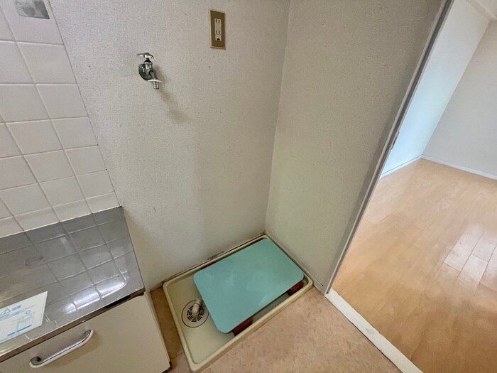 物件内観写真16　(洗濯機置場)