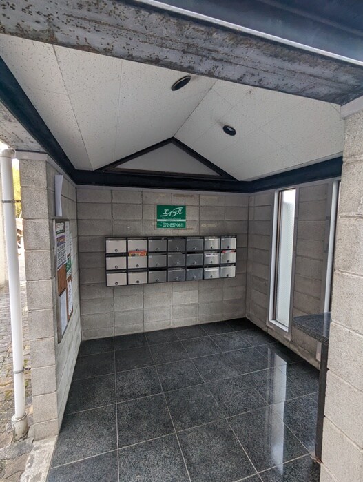 物件外観写真5　(エントランス部分)