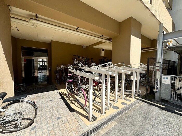 物件外観写真3　(駐輪場)