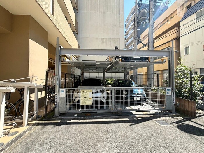 物件外観写真6　(駐車場)