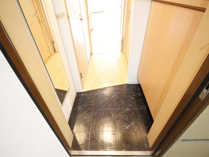 物件内観写真15　(玄関)