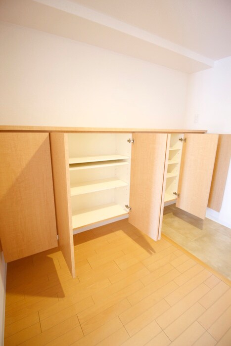 物件内観写真18　(靴箱)