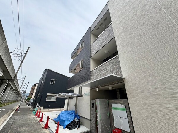 建築中