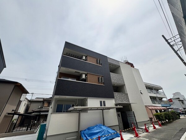 建築中