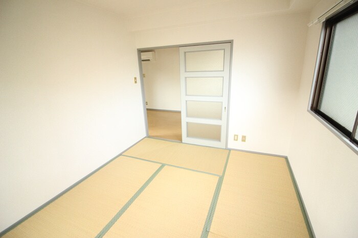 物件内観写真10　(居室)