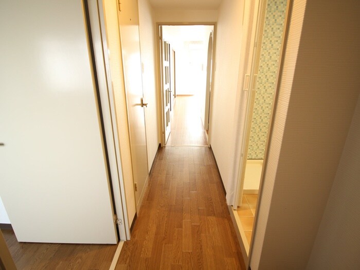 物件内観写真15　(廊下)