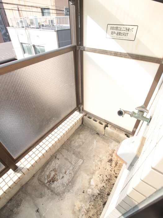 物件内観写真18　(洗濯機置場)