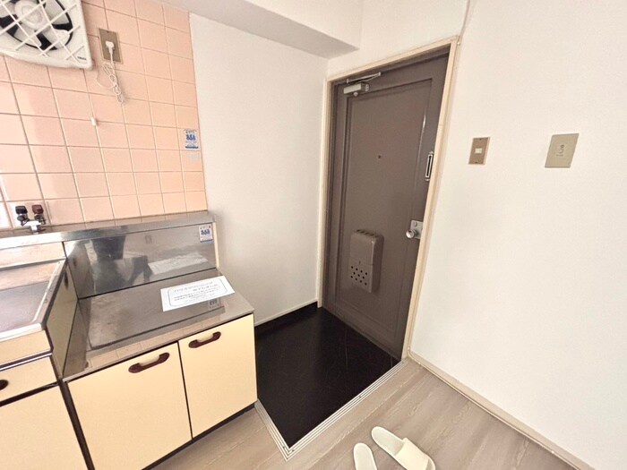 物件内観写真18　(玄関)