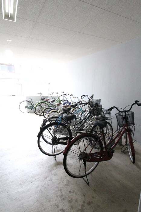 物件外観写真6　(駐輪場)