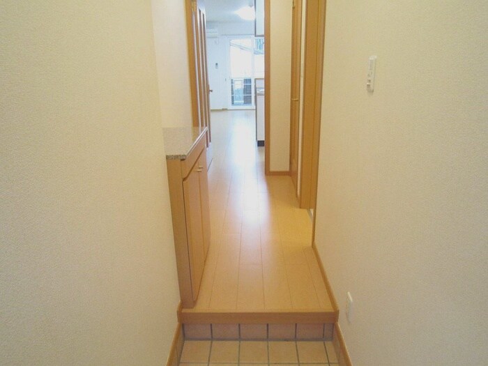 物件内観写真14　(玄関)