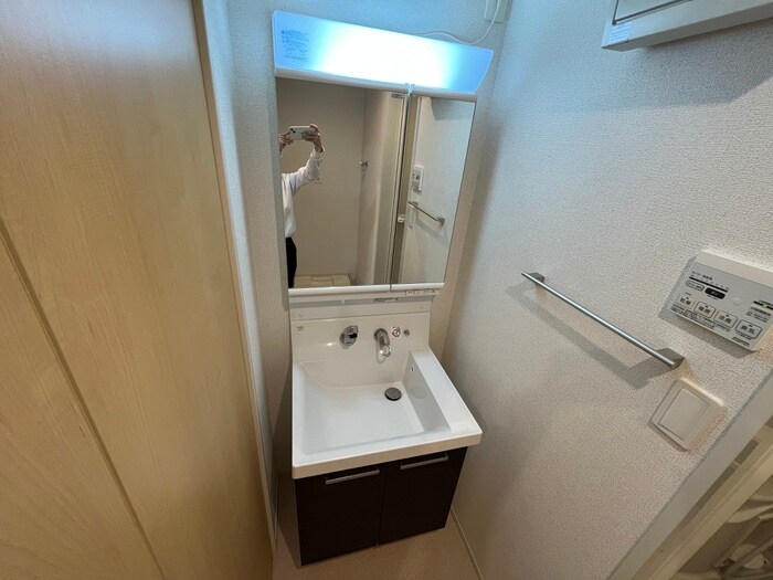 物件内観写真9　(洗面)