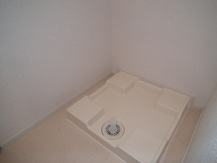 物件内観写真10　(洗濯機置場)