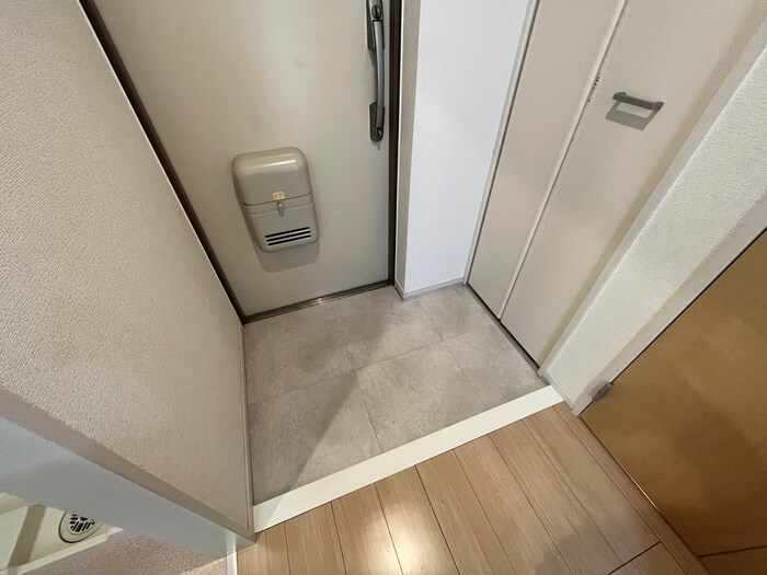 物件内観写真15　(玄関)
