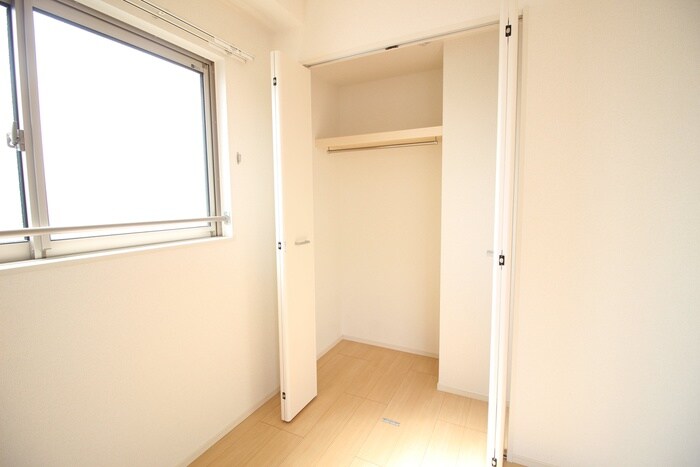 物件内観写真16　(収納)