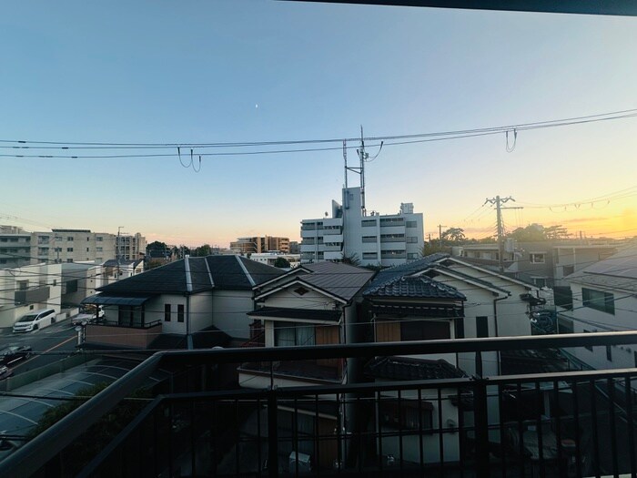 物件内観写真16　(室内からの展望)