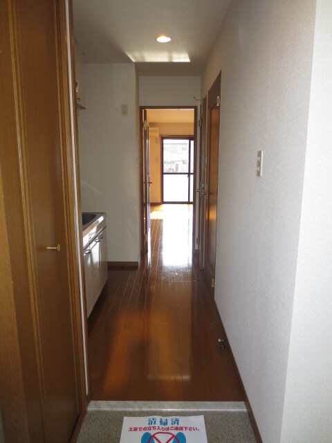 物件内観写真7　(玄関)