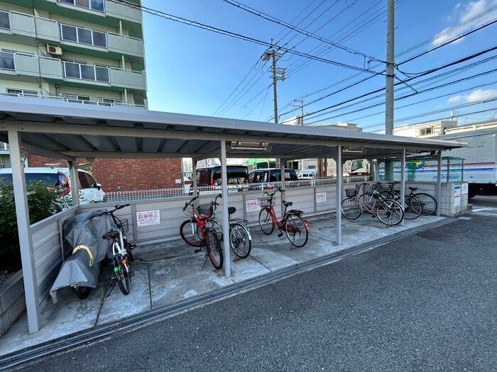 物件外観写真5　(駐輪場)