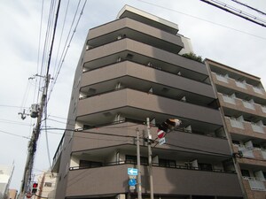 アヴェニ－ル外観写真