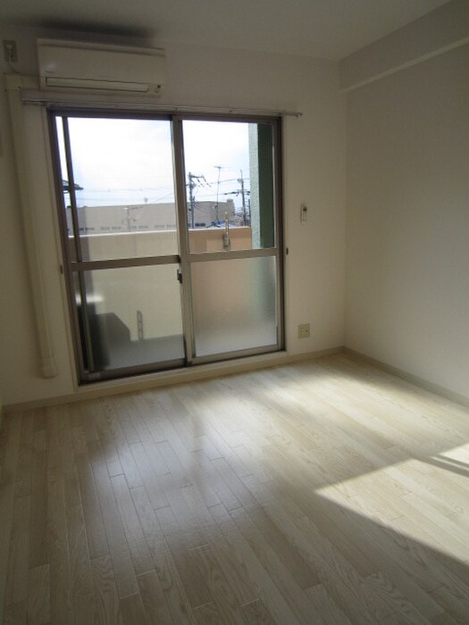 物件内観写真15　(居室)