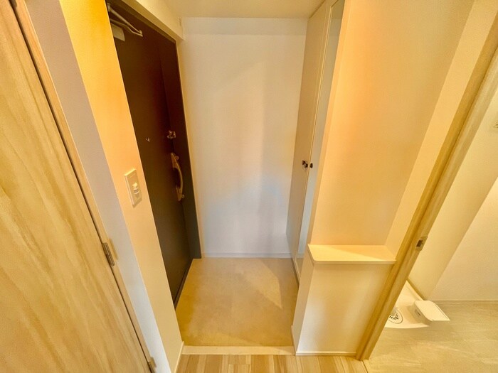 物件内観写真7　(玄関)