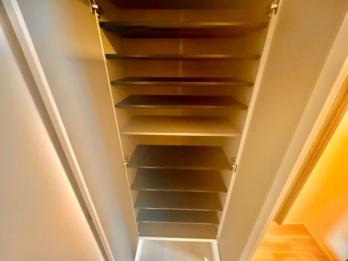 物件内観写真8　(靴箱)