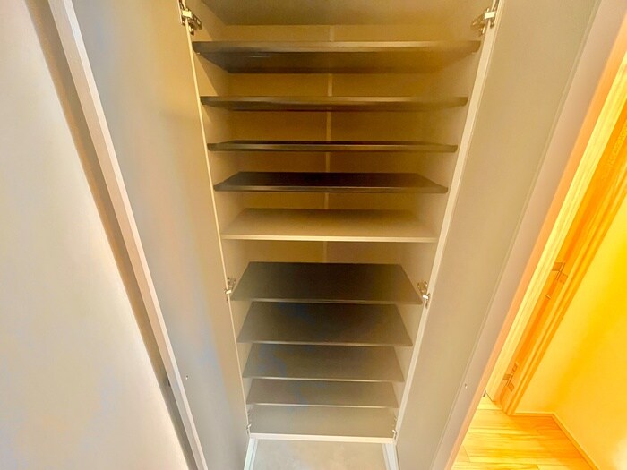 物件内観写真8　(靴箱)