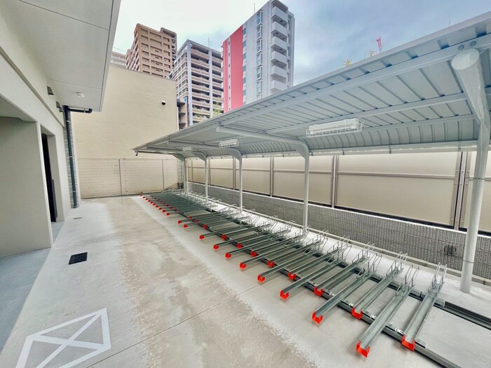 物件外観写真4　(駐輪場)