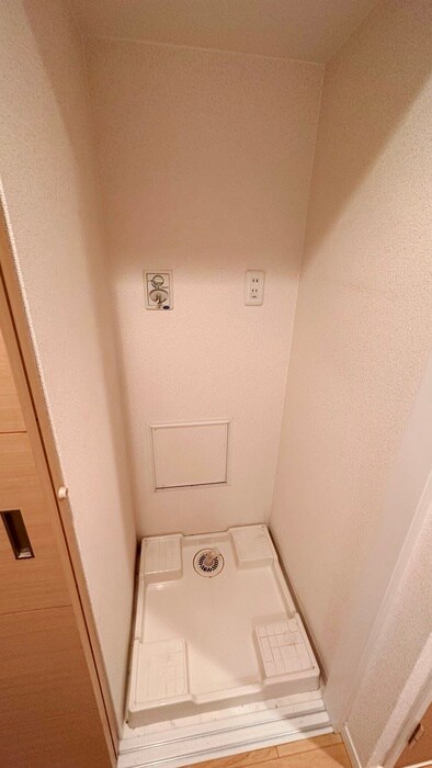 物件内観写真14　(洗濯機置場)