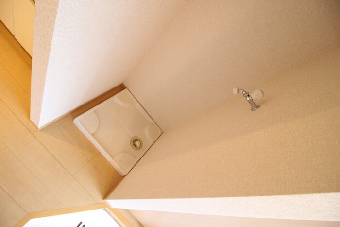 物件内観写真16　(洗濯機置場)