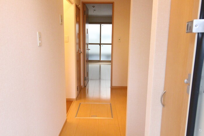 物件内観写真20　(廊下)