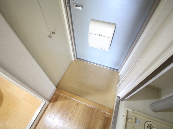 物件内観写真14　(玄関)
