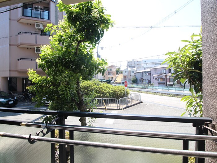 物件内観写真16　(室内からの展望)