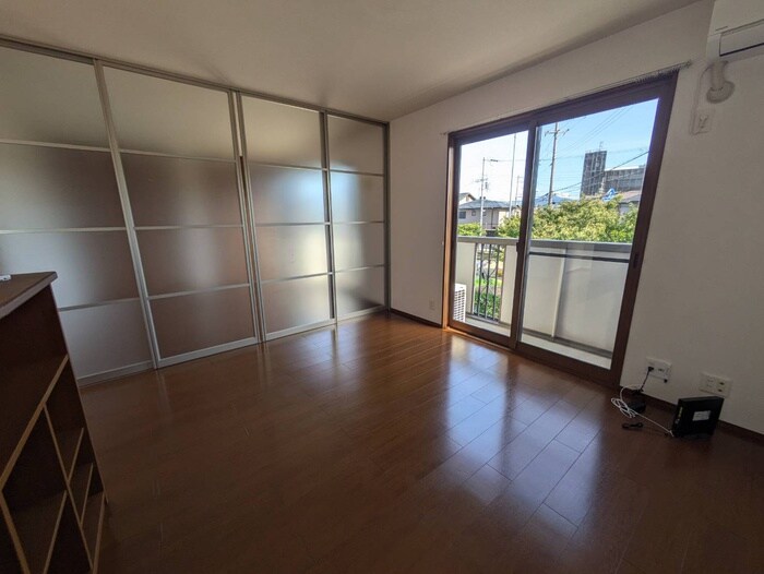 物件内観写真8　(居室)