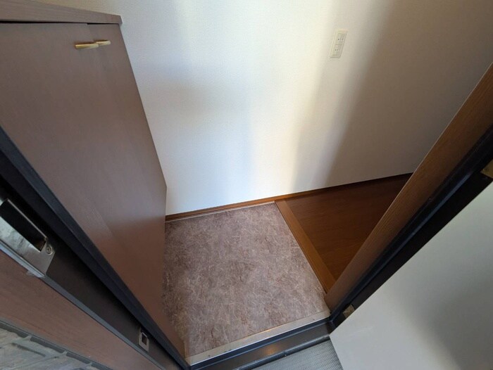 物件内観写真17　(玄関)