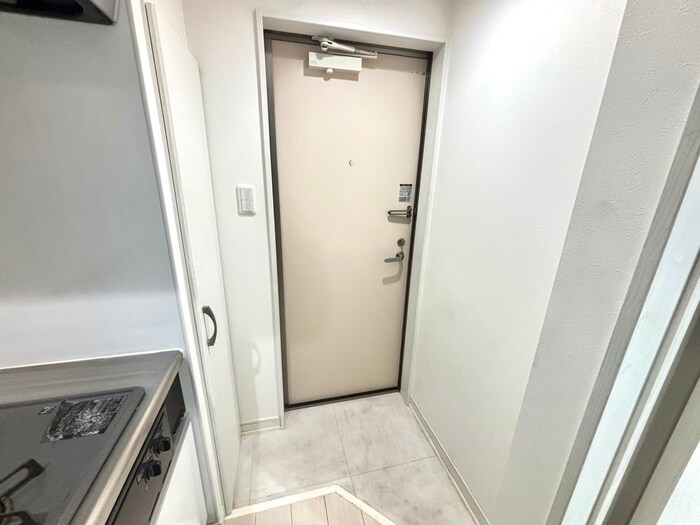 物件内観写真13　(玄関)