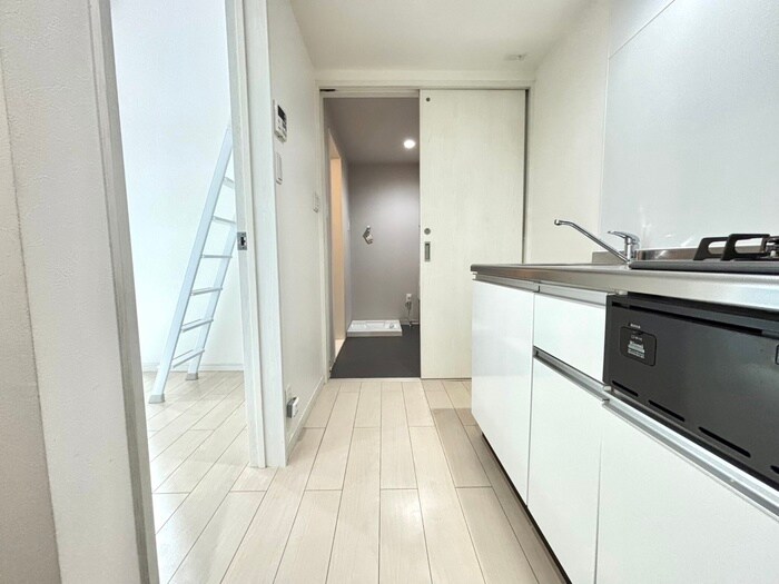 物件内観写真14　(廊下)