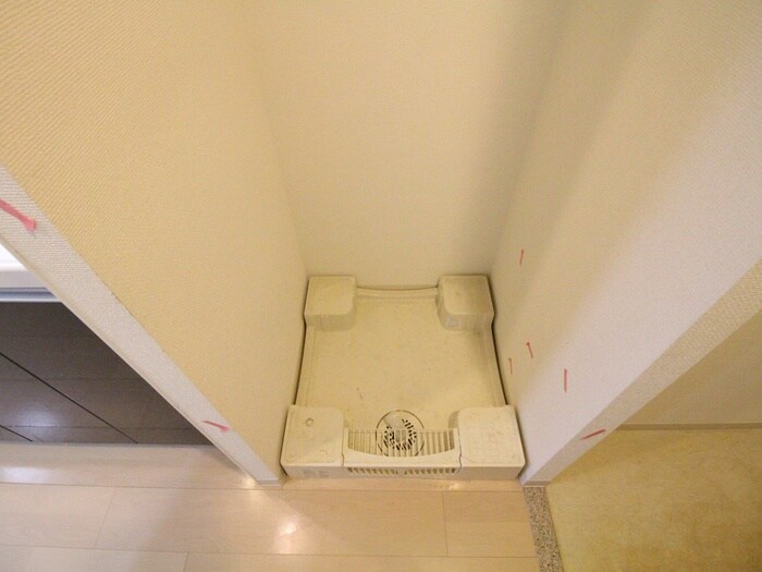 物件内観写真12　(洗濯機置場)