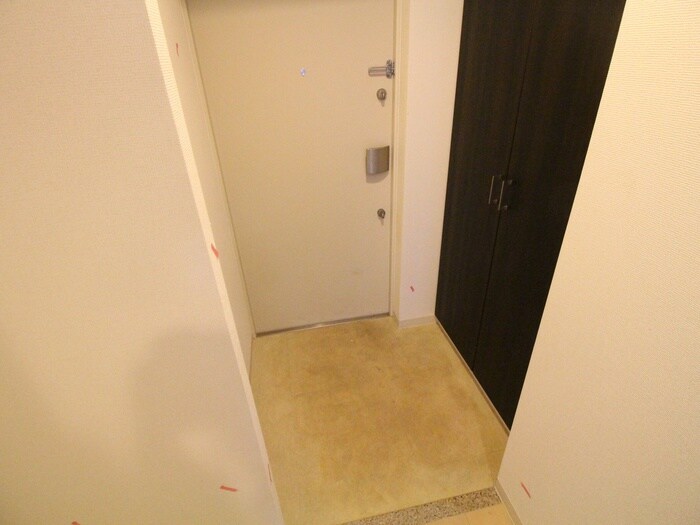物件内観写真16　(玄関)