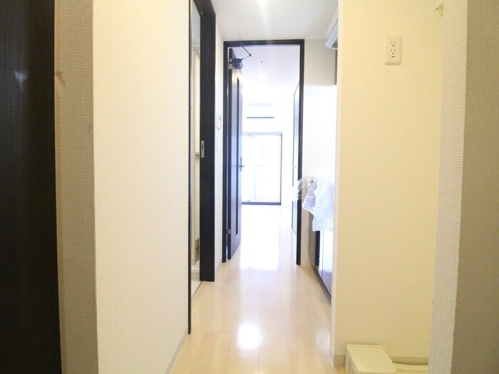 物件内観写真21　(廊下)