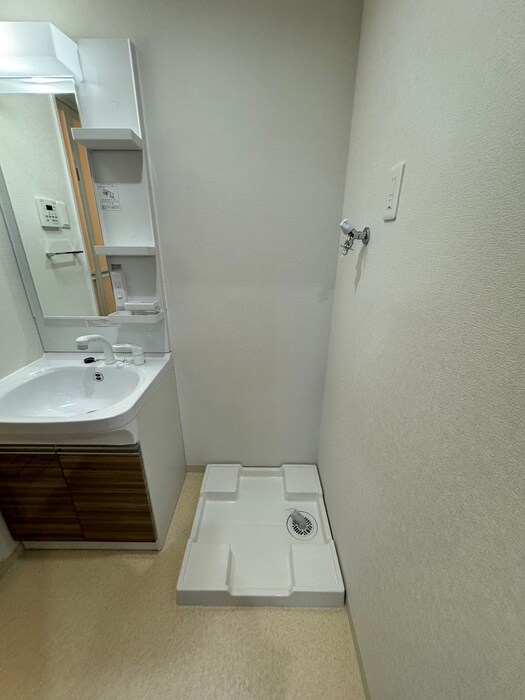 物件内観写真12　(洗濯機置場)