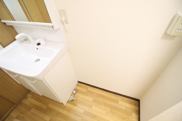 物件内観写真12　(洗濯機置場)