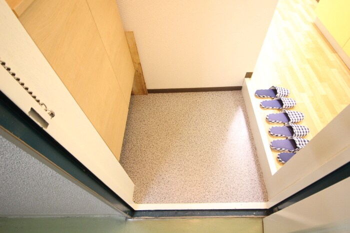 物件内観写真18　(玄関)