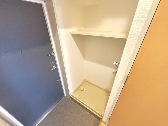 物件内観写真13　(洗濯機置場)