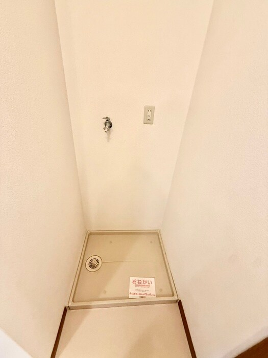 物件内観写真15　(洗濯機置場)