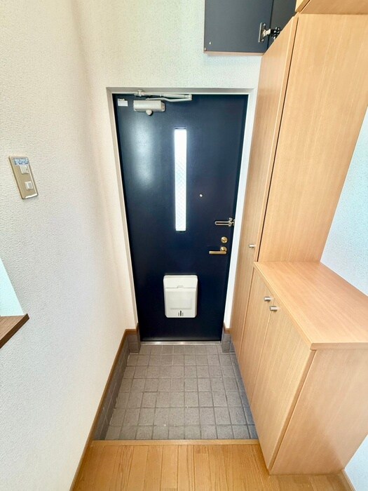 物件内観写真19　(玄関)
